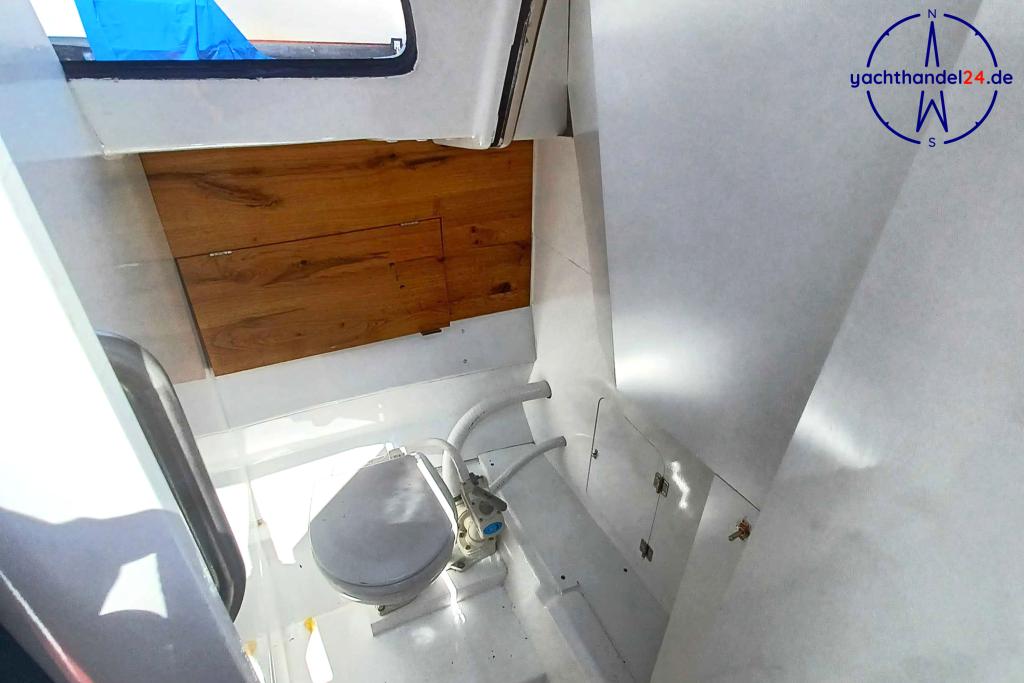 Deck der Comar Comet 910 Baujahr 1977, 9.1 Meter lang, Zustand: gut Deck der Comar Comet 910 Baujahr 1977, 9.1 Meter lang, Zustand: gut