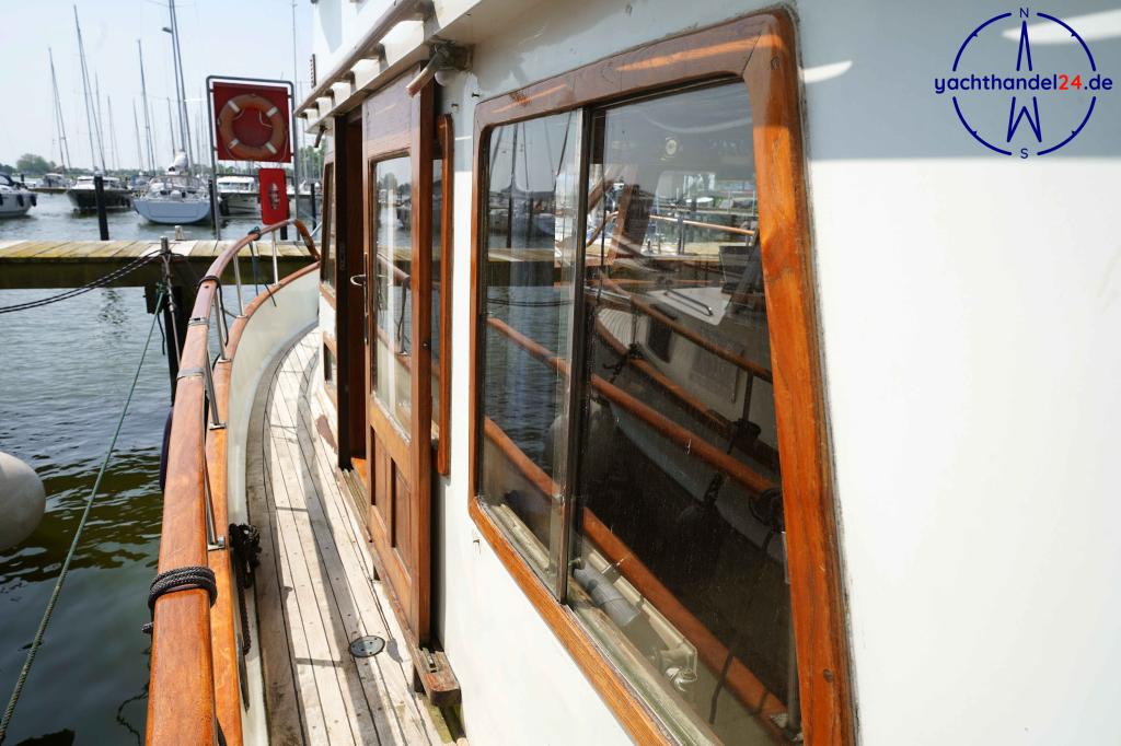 Innenansicht der LeJa Marine Eurobanker 38 Baujahr 1979, 11.7 Meter lang, Zustand: gebraucht Innenansicht der LeJa Marine Eurobanker 38 Baujahr 1979, 11.7 Meter lang, Zustand: gebraucht