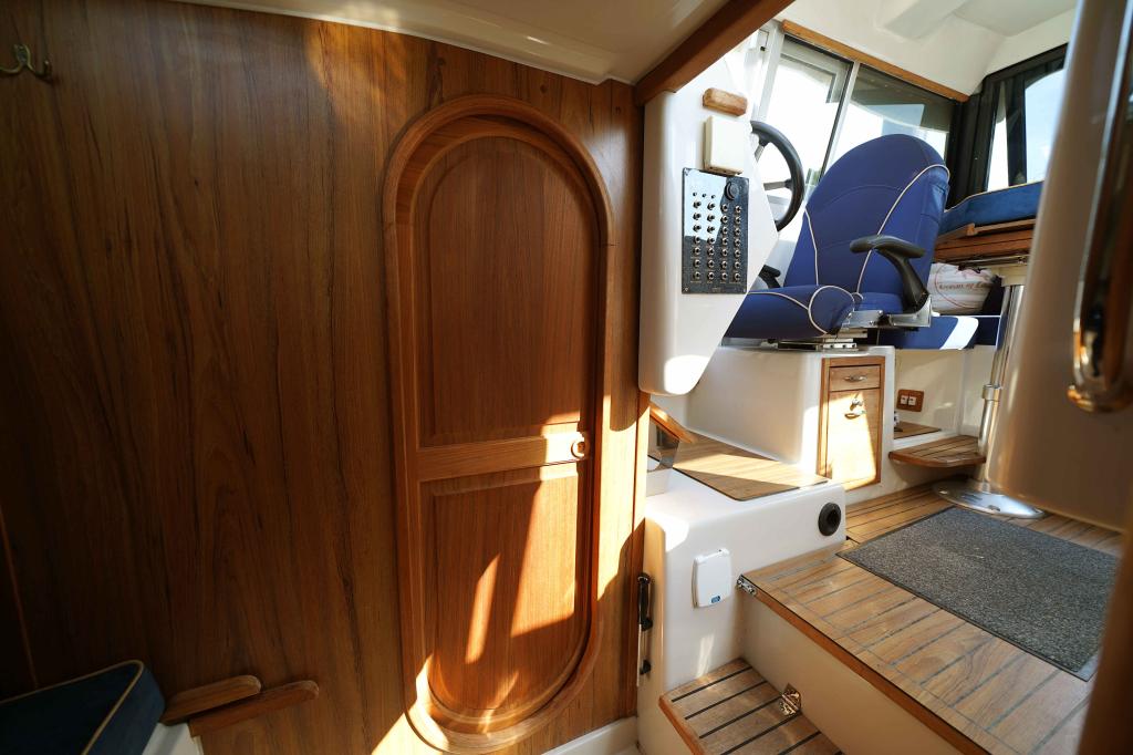 Detailansicht der Askeladden 805 Commuter Baujahr 2006, 8 Meter lang, Zustand: gut Detailansicht der Askeladden 805 Commuter Baujahr 2006, 8 Meter lang, Zustand: gut