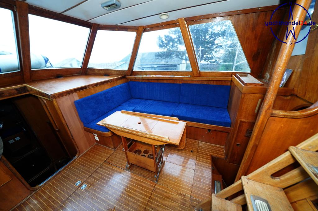 Motorraum der Nautors Swan Nautor 39 DS Baujahr 1977, 11.98 Meter lang, Zustand: reparaturbedürftig Motorraum der Nautors Swan Nautor 39 DS Baujahr 1977, 11.98 Meter lang, Zustand: reparaturbedürftig