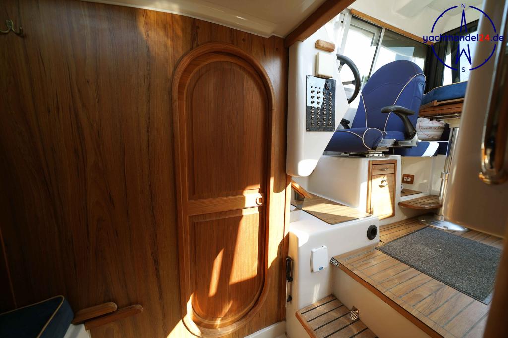 Cockpit der Askeladden 805 Commuter Baujahr 2006, 8 Meter lang, Zustand: gut