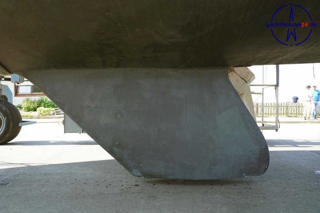Motorraum der Emka ET 36 Baujahr 1987, 11.1 Meter lang, Zustand: gut Motorraum der Emka ET 36 Baujahr 1987, 11.1 Meter lang, Zustand: gut