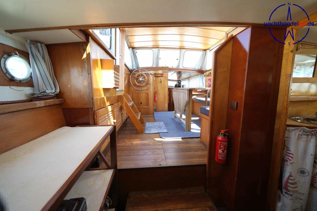 Kajüte der Unbekannter Hersteller ähnlich Pedro Yacht Baujahr 1975, 10 Meter lang, Zustand: gut Kajüte der Unbekannter Hersteller ähnlich Pedro Yacht Baujahr 1975, 10 Meter lang, Zustand: gut