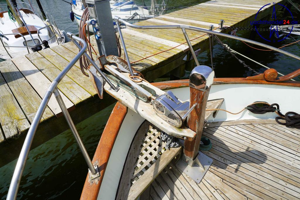 Detailansicht der LeJa Marine Eurobanker 38 Baujahr 1979, 11.7 Meter lang, Zustand: gebraucht Detailansicht der LeJa Marine Eurobanker 38 Baujahr 1979, 11.7 Meter lang, Zustand: gebraucht