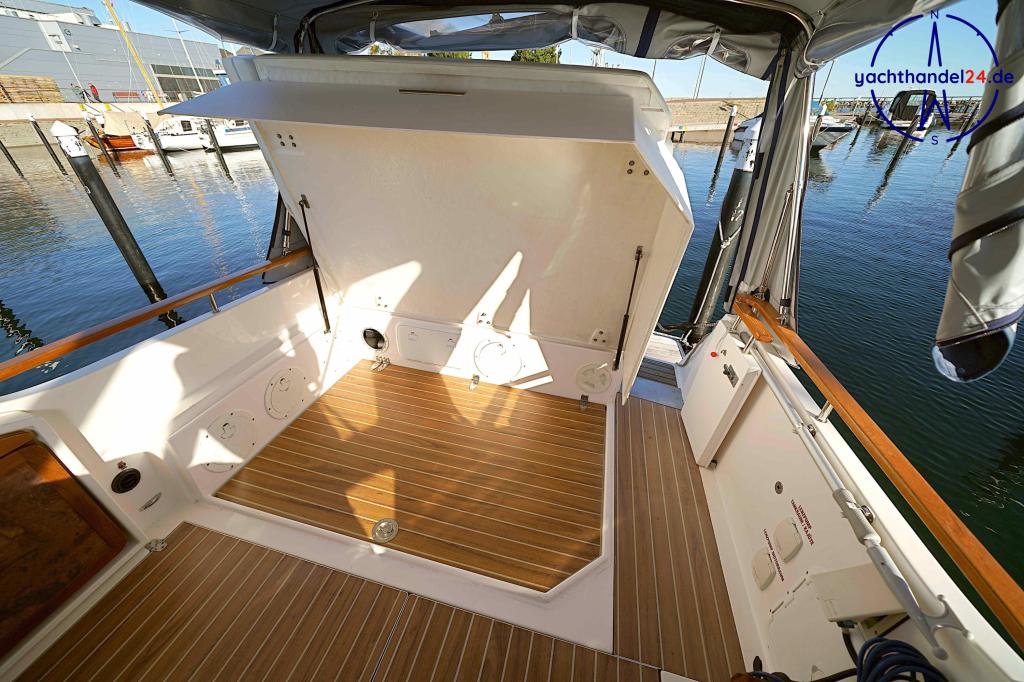 Motorraum der Joda Monaco 310 Baujahr 1998, 9.75 Meter lang, Zustand: sehr gut Motorraum der Joda Monaco 310 Baujahr 1998, 9.75 Meter lang, Zustand: sehr gut