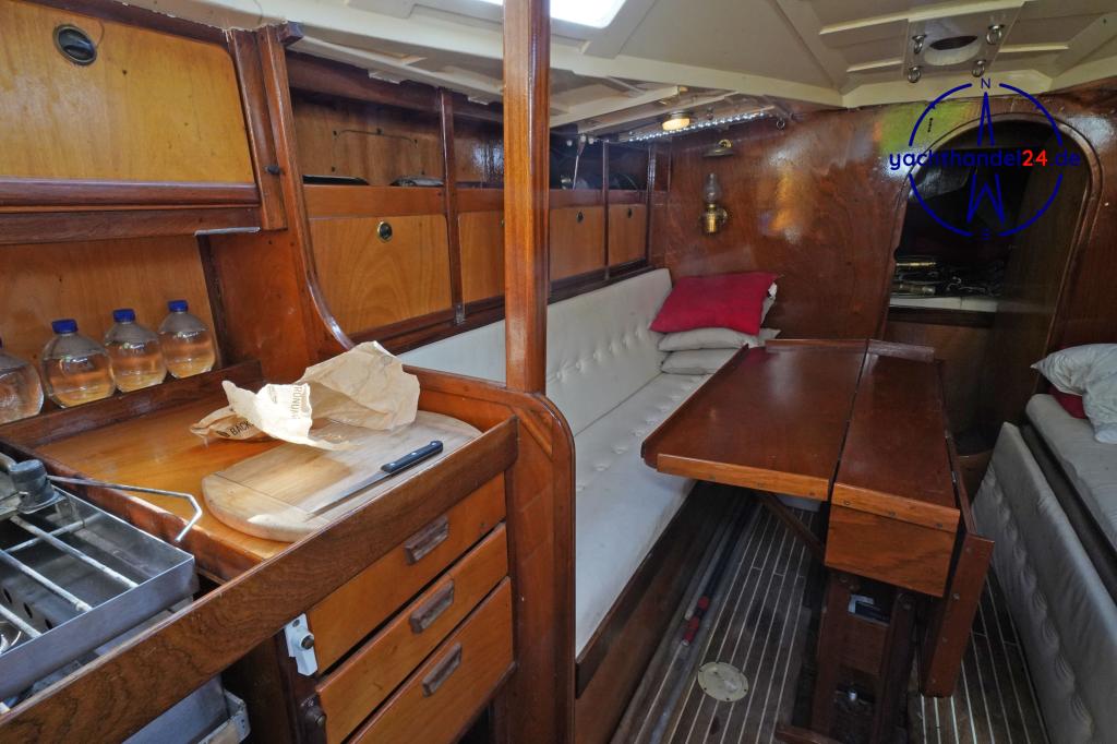 Motorraum der Waarschip 36 LD Baujahr 1992, 10.75 Meter lang, Zustand: gut Motorraum der Waarschip 36 LD Baujahr 1992, 10.75 Meter lang, Zustand: gut