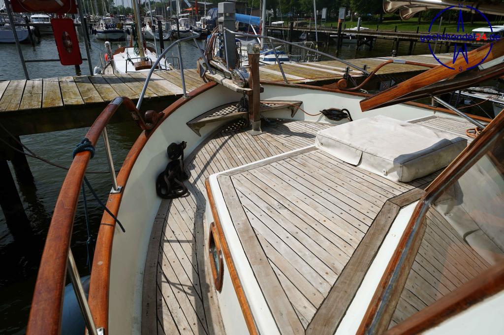 Innenansicht der LeJa Marine Eurobanker 38 Baujahr 1979, 11.7 Meter lang, Zustand: gebraucht Innenansicht der LeJa Marine Eurobanker 38 Baujahr 1979, 11.7 Meter lang, Zustand: gebraucht