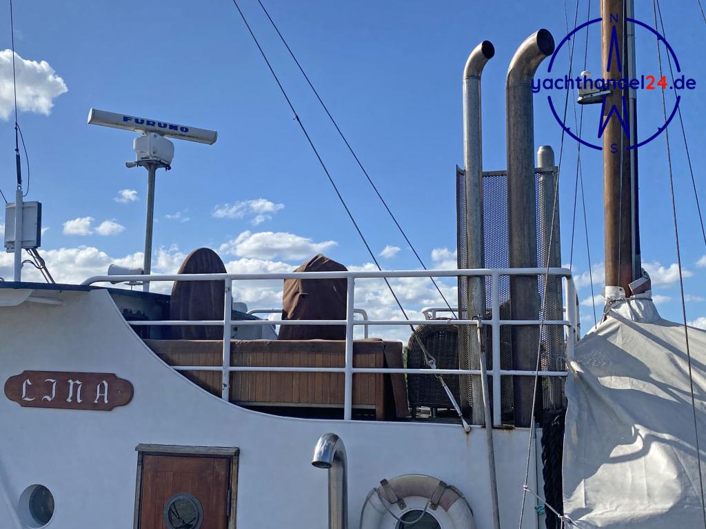 Cockpit der VEB Boddenwerft Damgarten Werftbau Eiche auf Eiche Baujahr 1951, 24 Meter lang, Zustand: gut Cockpit der VEB Boddenwerft Damgarten Werftbau Eiche auf Eiche Baujahr 1951, 24 Meter lang, Zustand: gut