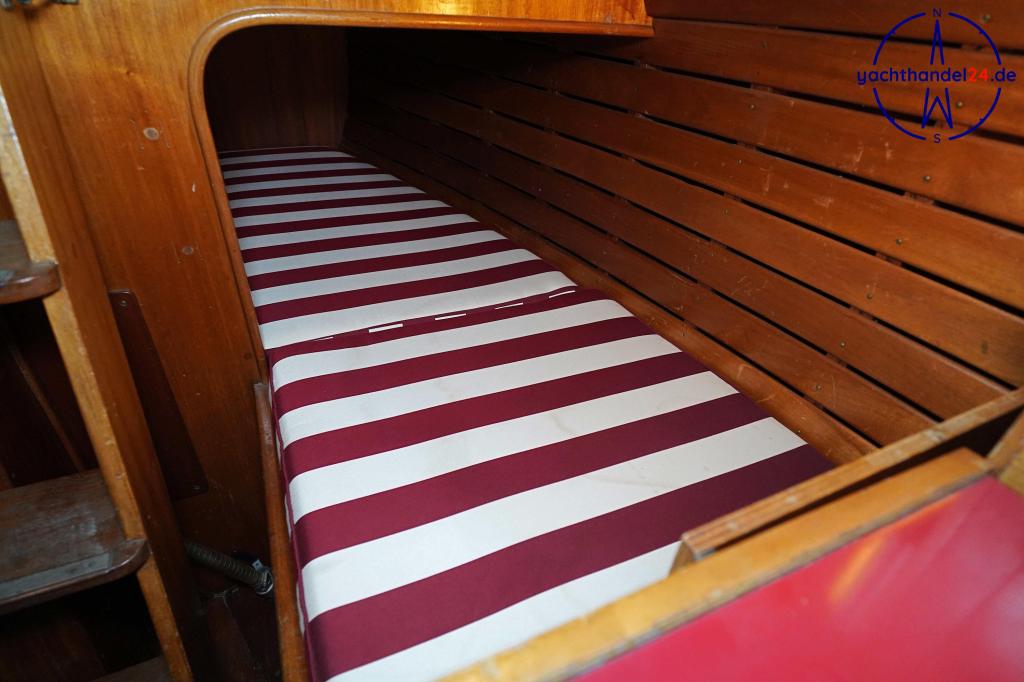 Cockpit der Henningsen &amp; Steckmest Scalar 28 Baujahr 1974, 8.6 Meter lang, Zustand: sehr gut