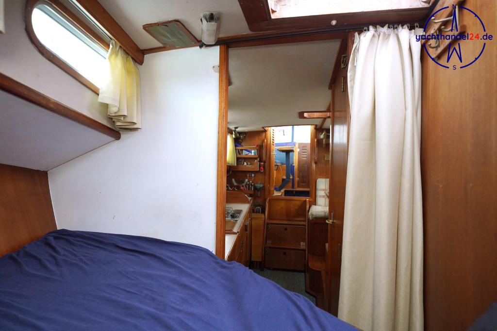 Motorraum der Unbekannter Hersteller One Off MS Baujahr 1975, 10.55 Meter lang, Zustand: reparaturbedürftig