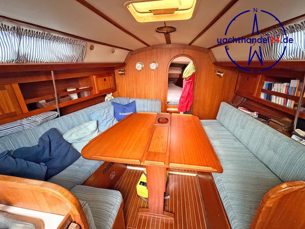 Deck der Omega 36 Baujahr 1988, 11 Meter lang, Zustand: gut