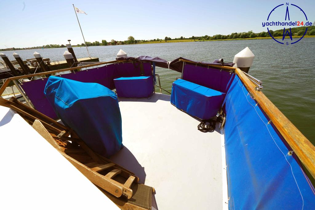 Deck der Unbekannter Hersteller ähnlich Pedro Yacht Baujahr 1975, 10 Meter lang, Zustand: gut Deck der Unbekannter Hersteller ähnlich Pedro Yacht Baujahr 1975, 10 Meter lang, Zustand: gut
