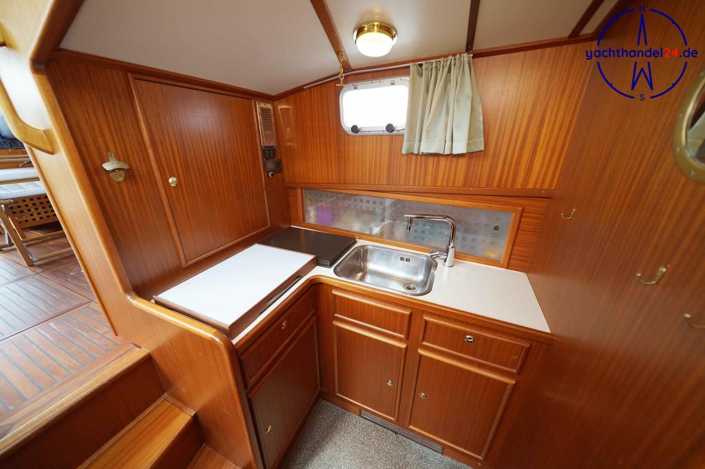 Außenansicht der Jachtwerft Doesburg Multivlet 11.00 OK Baujahr 1996, 11.15 Meter lang, Zustand: gut