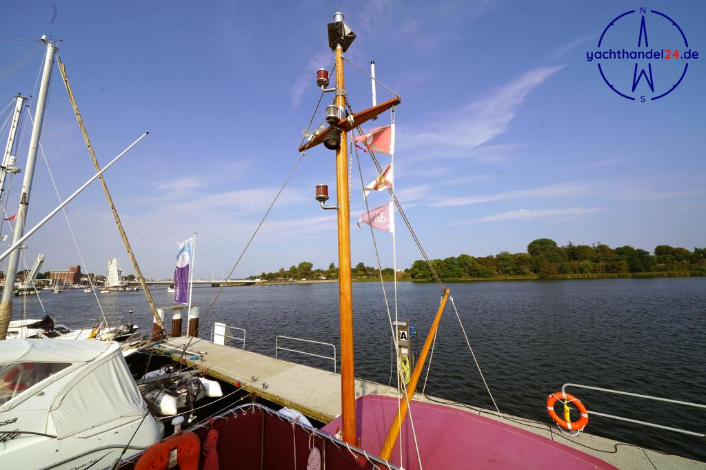 Innenansicht der American Marine Grand Banks 32 Baujahr 1971, 10.6 Meter lang, Zustand: sehr gut Innenansicht der American Marine Grand Banks 32 Baujahr 1971, 10.6 Meter lang, Zustand: sehr gut