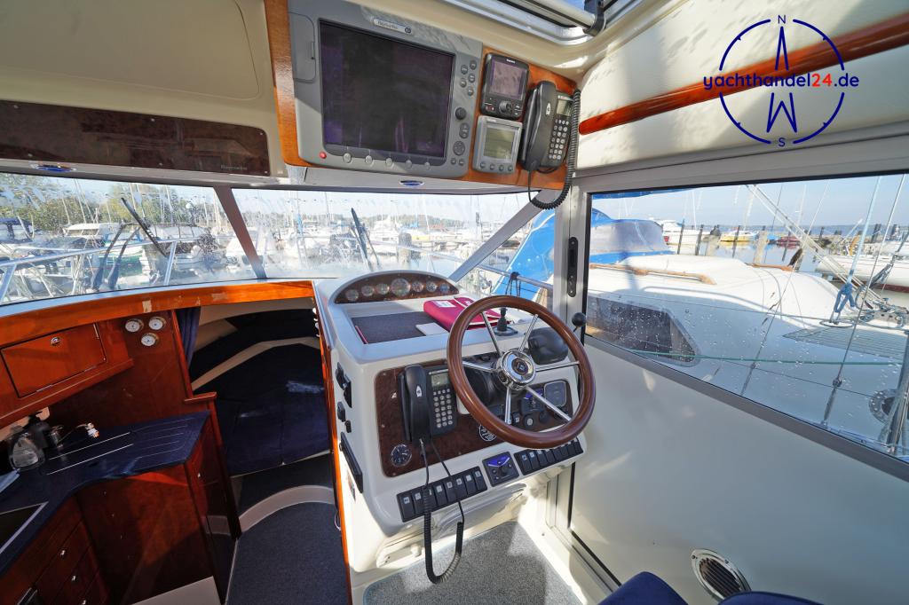 Kajüte der Aquador 28 C Baujahr 2007, 8.5 Meter lang, Zustand: sehr gut