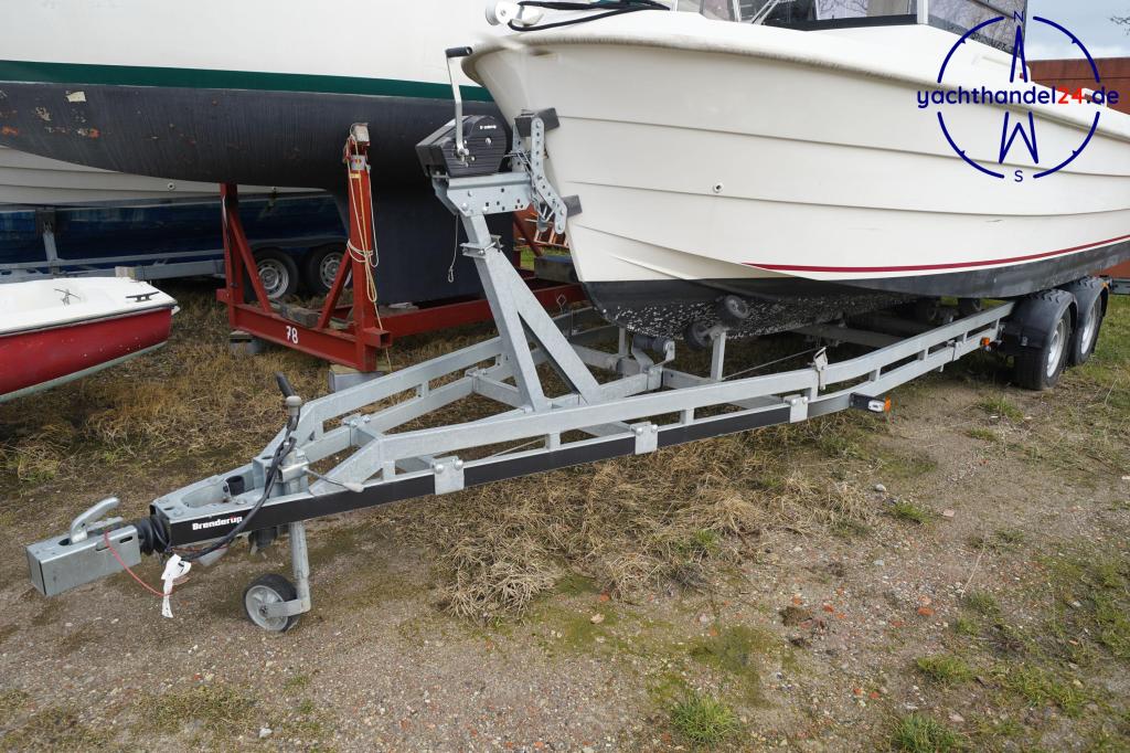 Detailansicht der Smartliner Fisher 23 Baujahr 2016, 6.9 Meter lang, Zustand: gut Detailansicht der Smartliner Fisher 23 Baujahr 2016, 6.9 Meter lang, Zustand: gut