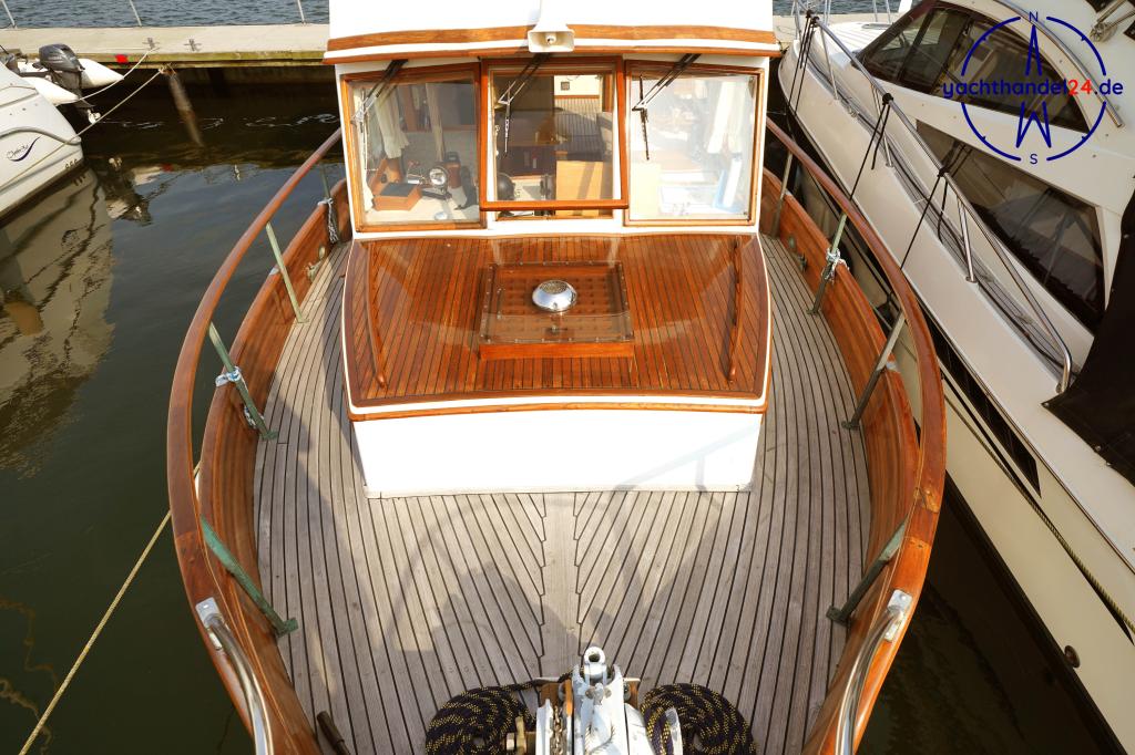 Motorraum der American Marine Grand Banks 32 Baujahr 1971, 10.6 Meter lang, Zustand: sehr gut Motorraum der American Marine Grand Banks 32 Baujahr 1971, 10.6 Meter lang, Zustand: sehr gut