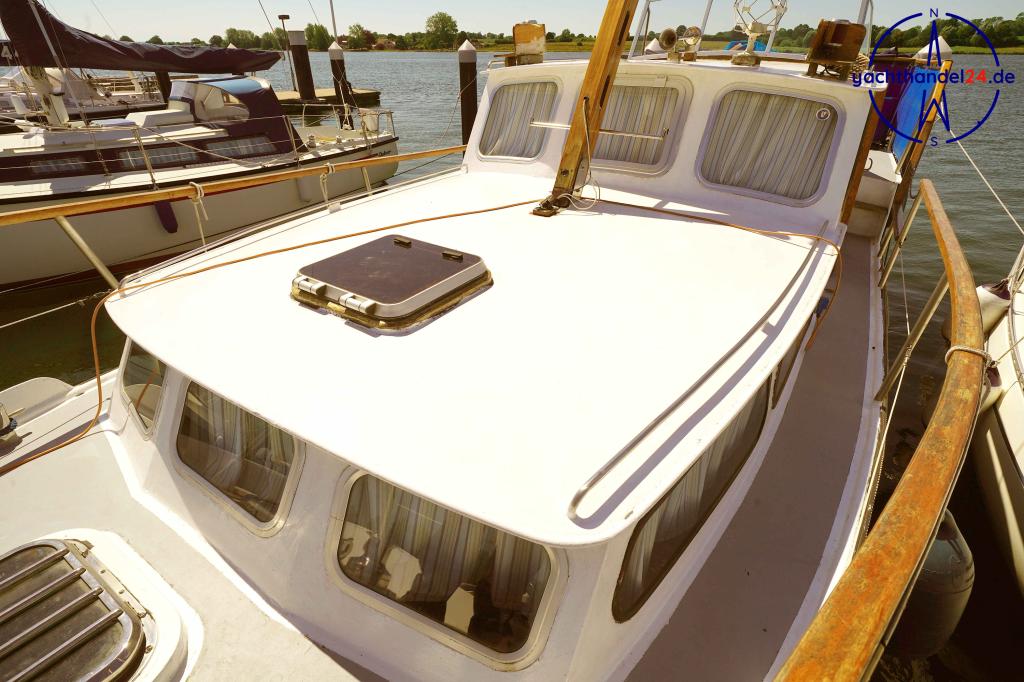 Motorraum der Unbekannter Hersteller ähnlich Pedro Yacht Baujahr 1975, 10 Meter lang, Zustand: gut Motorraum der Unbekannter Hersteller ähnlich Pedro Yacht Baujahr 1975, 10 Meter lang, Zustand: gut