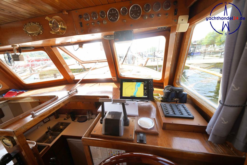 Weitere Ansicht der LeJa Marine Eurobanker 38 Baujahr 1979, 11.7 Meter lang, Zustand: gebraucht Weitere Ansicht der LeJa Marine Eurobanker 38 Baujahr 1979, 11.7 Meter lang, Zustand: gebraucht