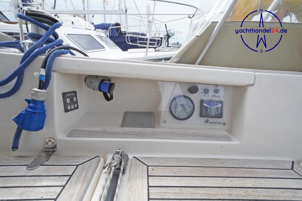 Cockpit der Hallberg-Rassy HR 342 Baujahr 2007, 10.32 Meter lang, Zustand: sehr gut