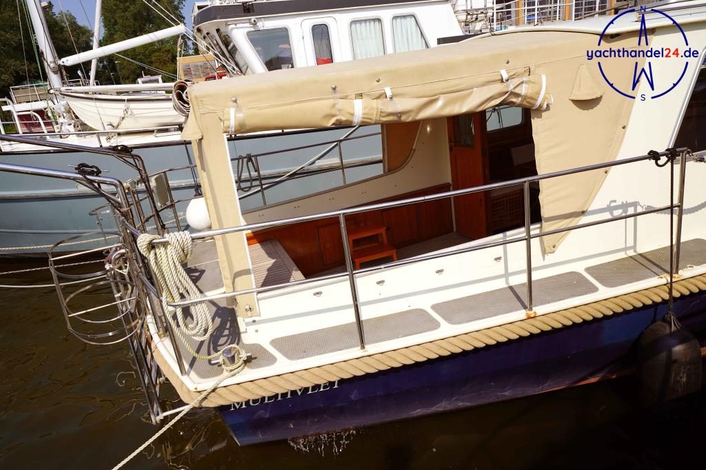 Deck der Jachtwerft Doesburg Multivlet 11.00 OK Baujahr 1996, 11.15 Meter lang, Zustand: sehr gut Deck der Jachtwerft Doesburg Multivlet 11.00 OK Baujahr 1996, 11.15 Meter lang, Zustand: sehr gut