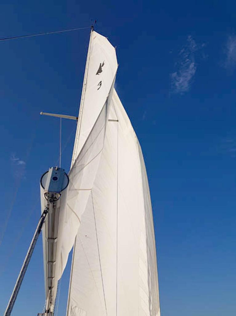 Kajüte der Henningsen & Steckmest Scalar 28 Baujahr 1974, 8.6 Meter lang, Zustand: sehr gut Kajüte der Henningsen & Steckmest Scalar 28 Baujahr 1974, 8.6 Meter lang, Zustand: sehr gut