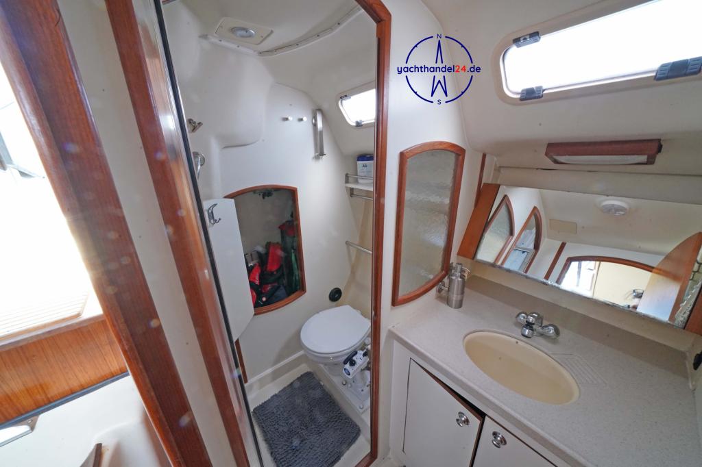 Cockpit der Hunter 356 Baujahr 2002, 10.82 Meter lang, Zustand: gut Cockpit der Hunter 356 Baujahr 2002, 10.82 Meter lang, Zustand: gut