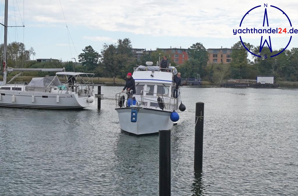 Cockpit der Unbekannter Hersteller Stahl Trawler Baujahr 1991, 11.5 Meter lang, Zustand: gut