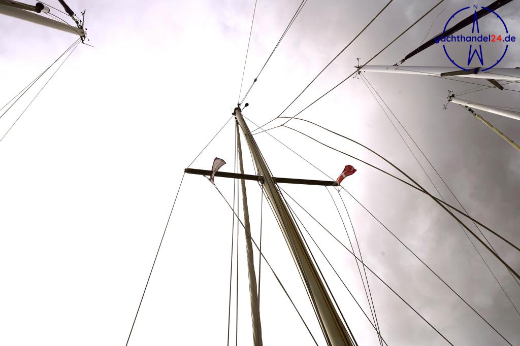 Deck der Unbekannter Hersteller One Off MS Baujahr 1975, 10.55 Meter lang, Zustand: reparaturbedürftig