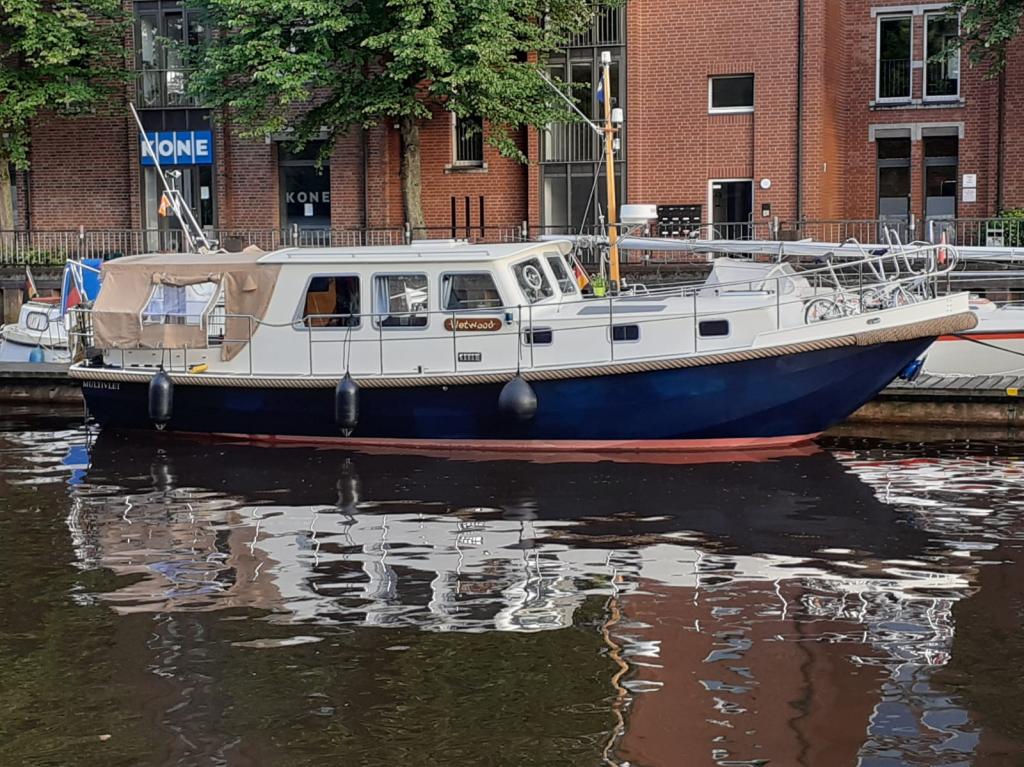 Außenansicht der Jachtwerft Doesburg Multivlet 11.00 OK Baujahr 1996, 11.15 Meter lang, Zustand: sehr gut Außenansicht der Jachtwerft Doesburg Multivlet 11.00 OK Baujahr 1996, 11.15 Meter lang, Zustand: sehr gut