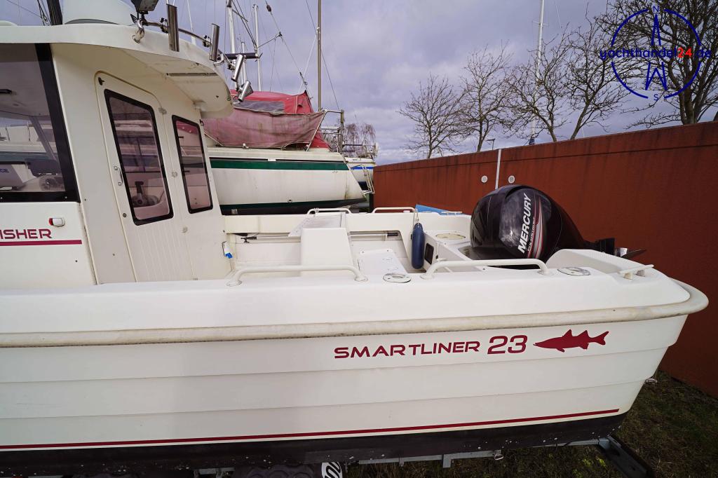 Außenansicht der Smartliner Fisher 23 Baujahr 2016, 6.9 Meter lang, Zustand: gut Außenansicht der Smartliner Fisher 23 Baujahr 2016, 6.9 Meter lang, Zustand: gut
