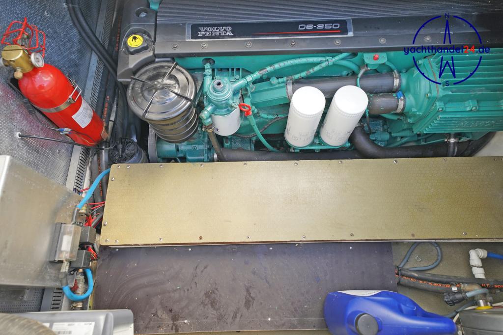 Außenansicht der Aquador 28 C Baujahr 2007, 8.5 Meter lang, Zustand: sehr gut