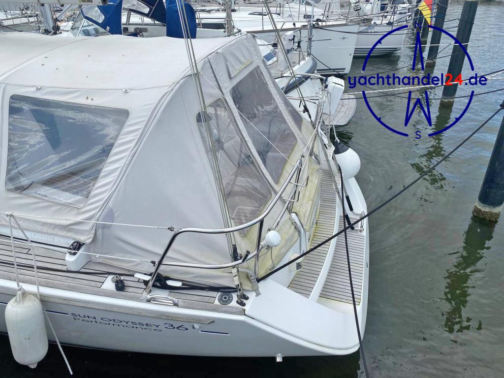 Innenansicht der Jeanneau Sun Odyssey 36i Performance Baujahr 2007, 10.94 Meter lang, Zustand: sehr gut