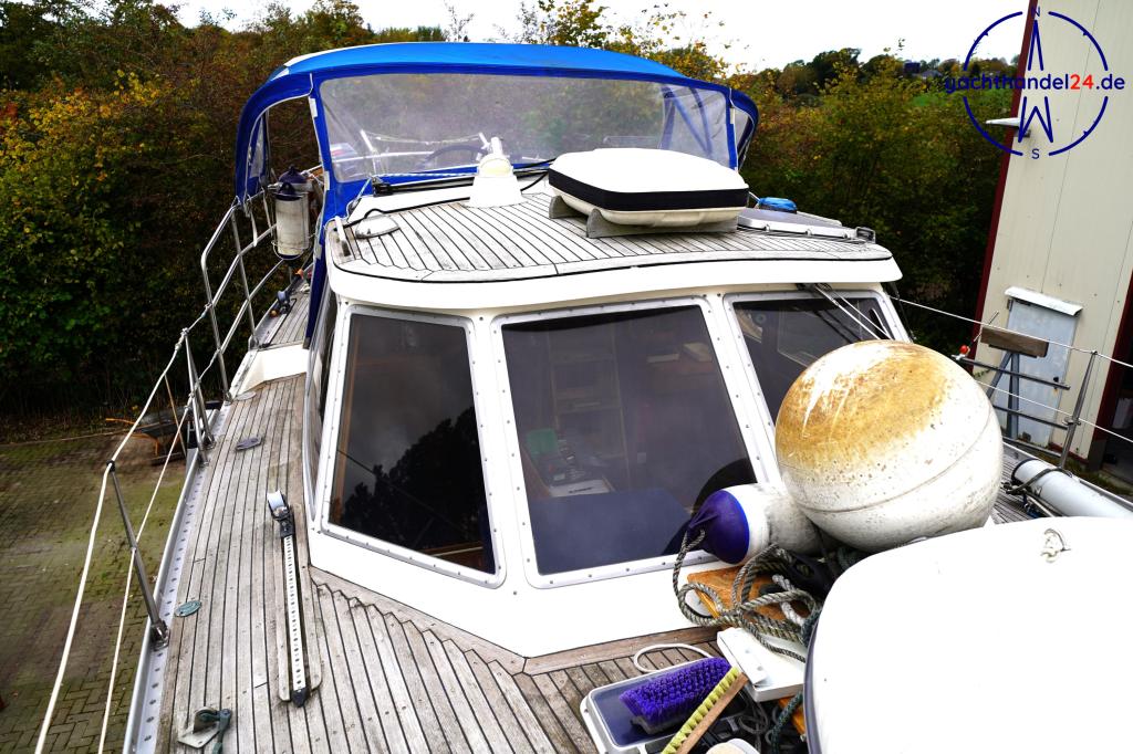 Motorraum der Nautors Swan Nautor 39 DS Baujahr 1977, 11.98 Meter lang, Zustand: reparaturbedürftig Motorraum der Nautors Swan Nautor 39 DS Baujahr 1977, 11.98 Meter lang, Zustand: reparaturbedürftig