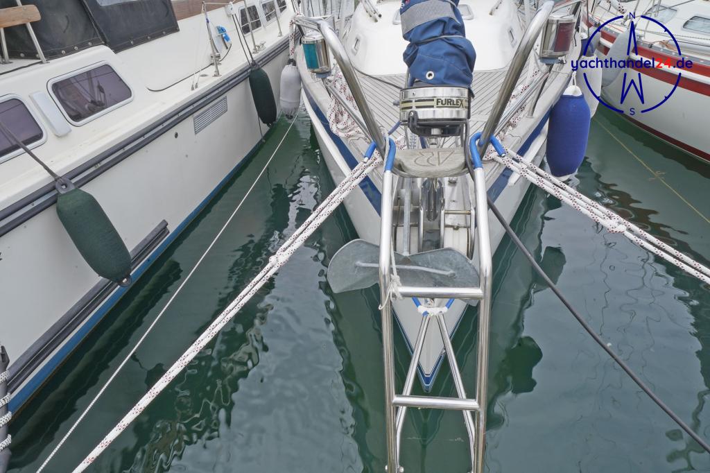 Cockpit der Hallberg-Rassy HR 342 Baujahr 2007, 10.32 Meter lang, Zustand: sehr gut