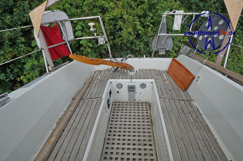 Deck der Dufour 34 Baujahr 1977, 10.25 Meter lang, Zustand: gut Deck der Dufour 34 Baujahr 1977, 10.25 Meter lang, Zustand: gut