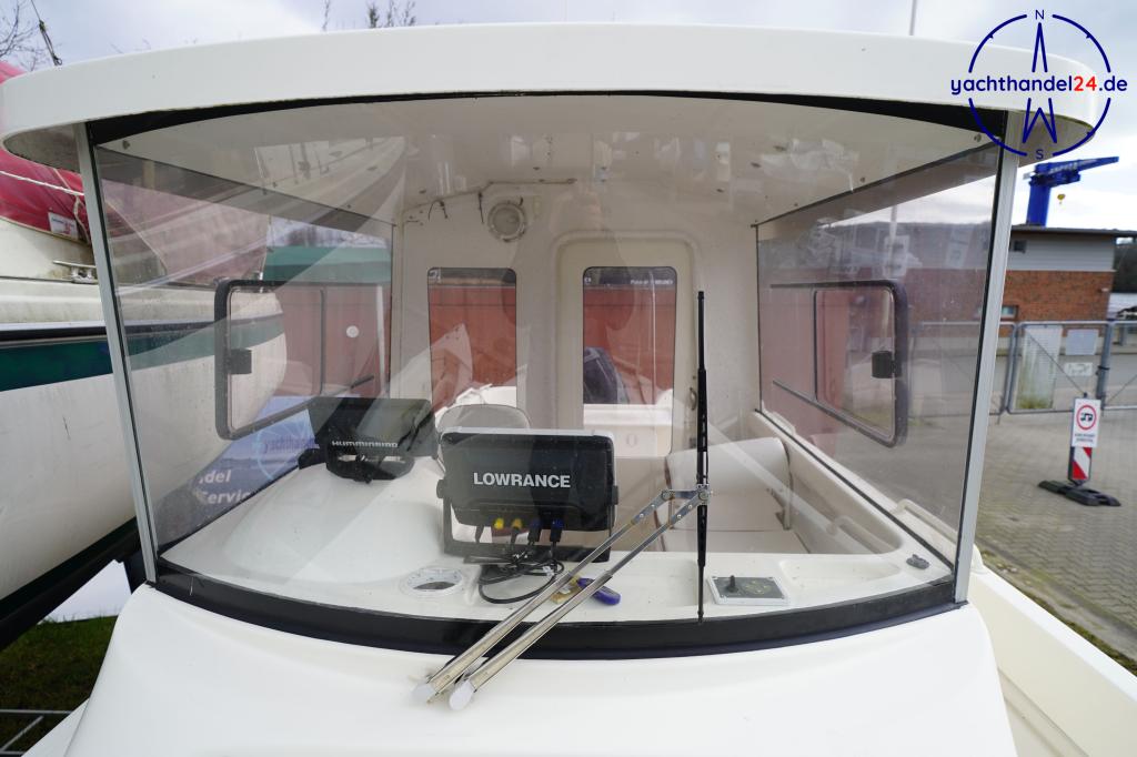 Kajüte der Smartliner Fisher 23 Baujahr 2016, 6.9 Meter lang, Zustand: gut Kajüte der Smartliner Fisher 23 Baujahr 2016, 6.9 Meter lang, Zustand: gut