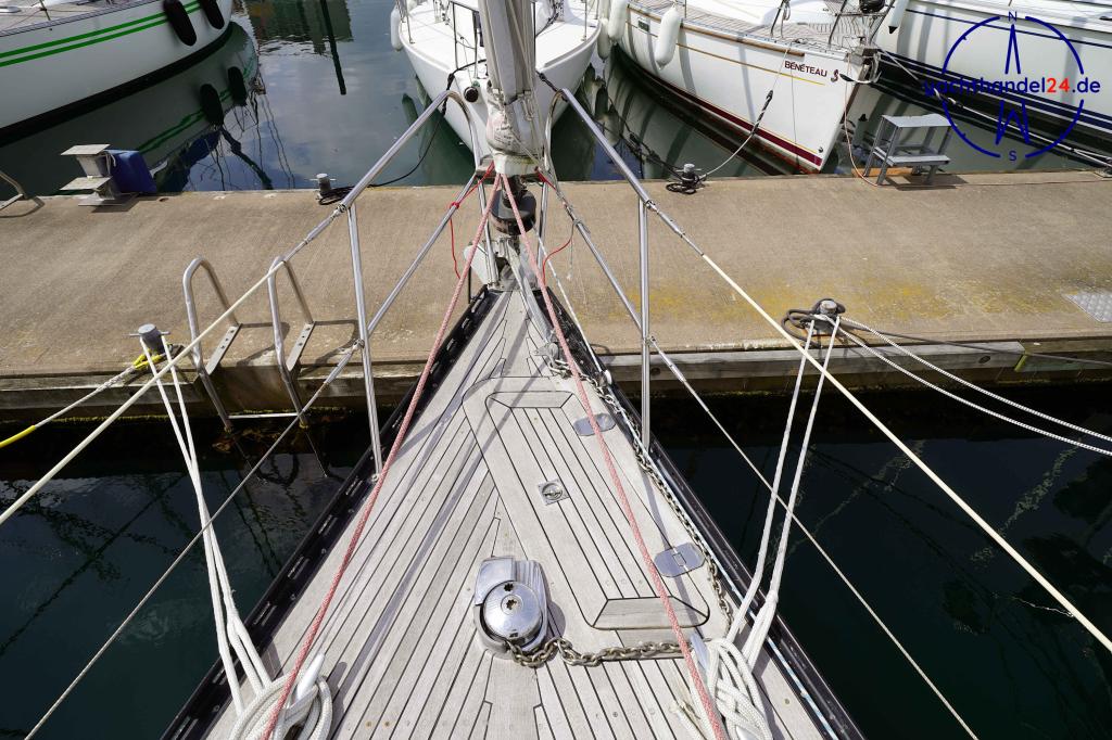 Cockpit der Emka ET 36 Baujahr 1987, 11.1 Meter lang, Zustand: gut Cockpit der Emka ET 36 Baujahr 1987, 11.1 Meter lang, Zustand: gut