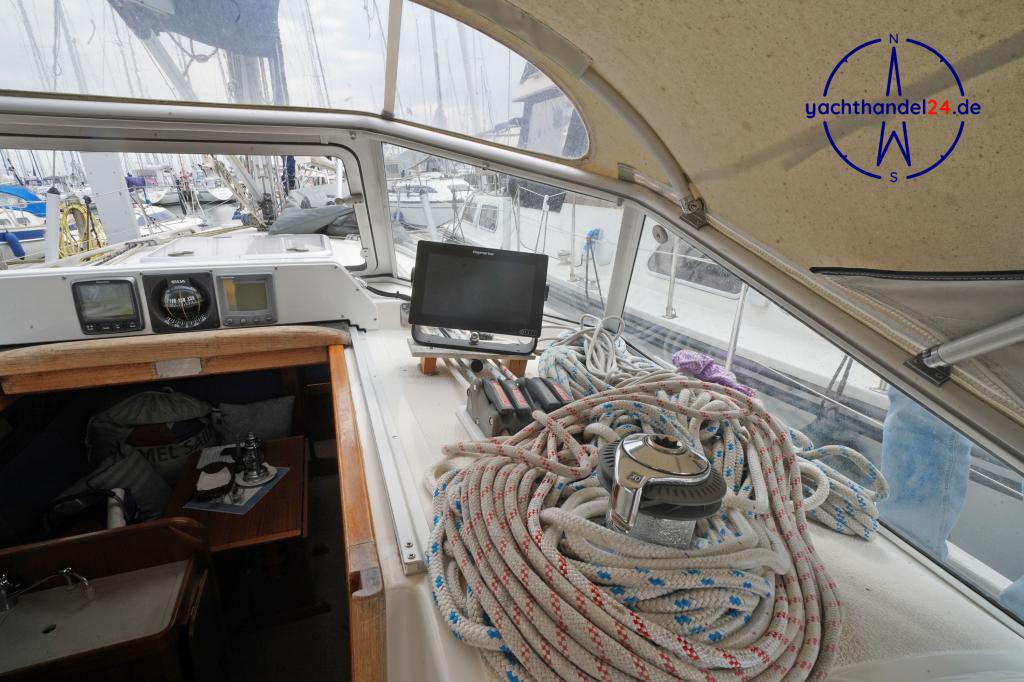 Motorraum der Hallberg-Rassy HR 342 Baujahr 2007, 10.32 Meter lang, Zustand: sehr gut