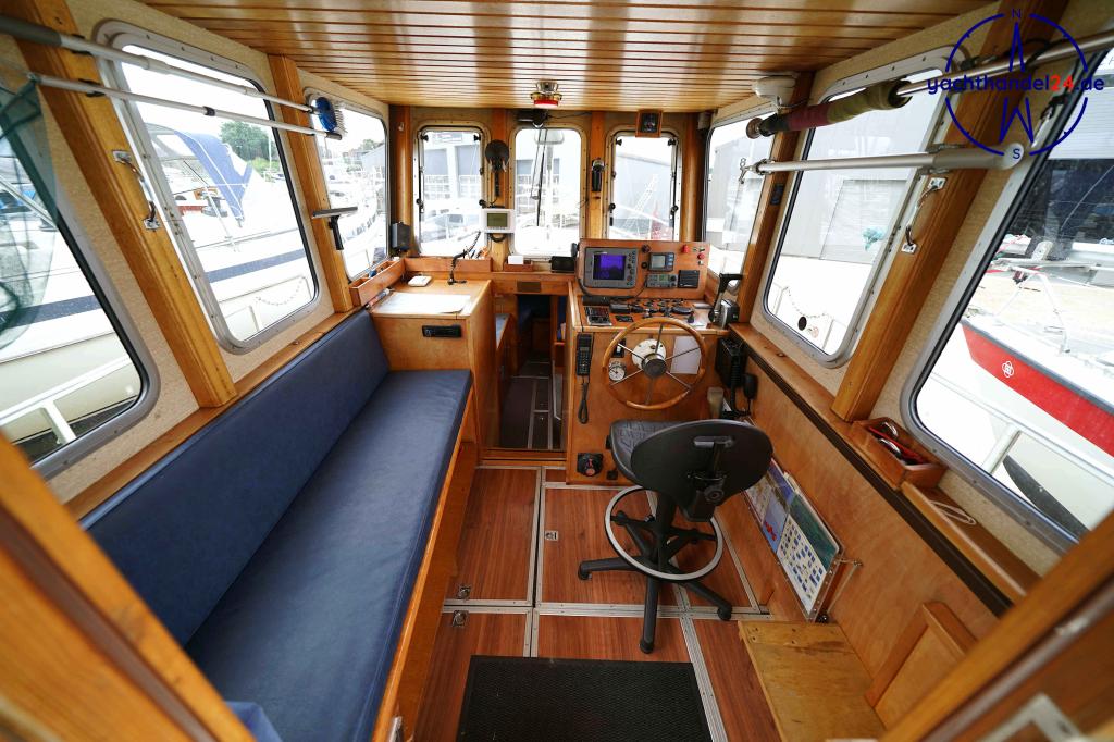 Cockpit der Wilhelmsen Kutter 1000 Baujahr 1993, 10 Meter lang, Zustand: gut Cockpit der Wilhelmsen Kutter 1000 Baujahr 1993, 10 Meter lang, Zustand: gut